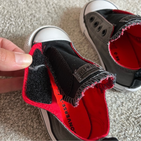 Toddler converse sneakers. Size 6, like new condition. - Picture 5 of 5